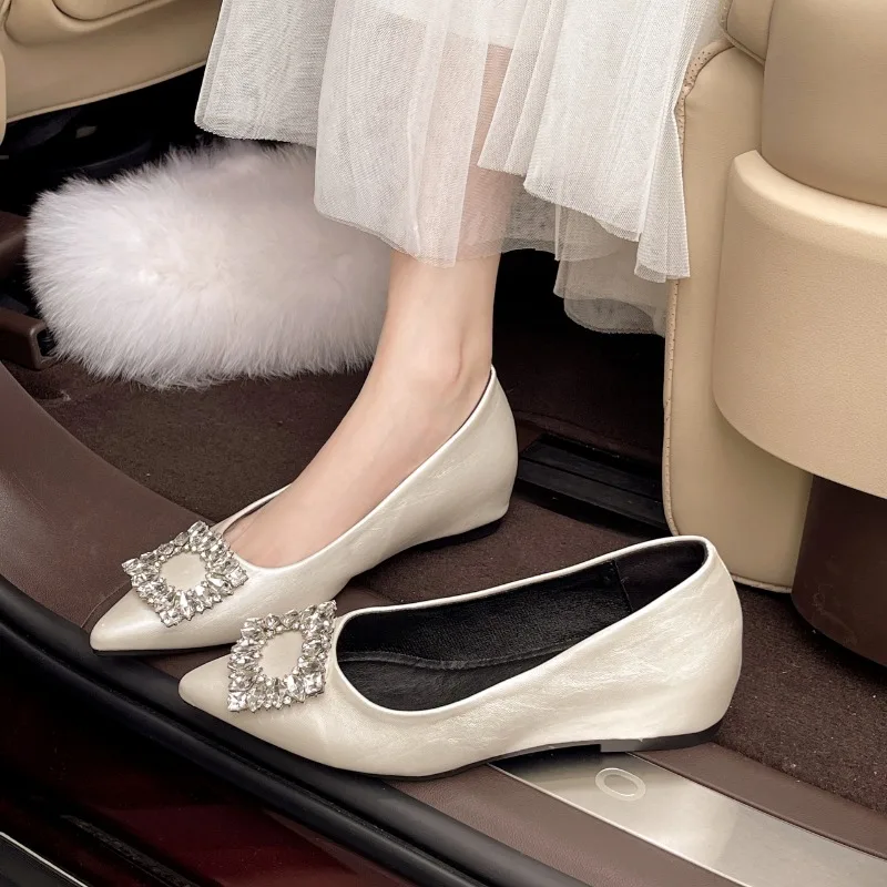 Modehoge hakken met spitse neu - Women Fashion Wear recensie en prijs