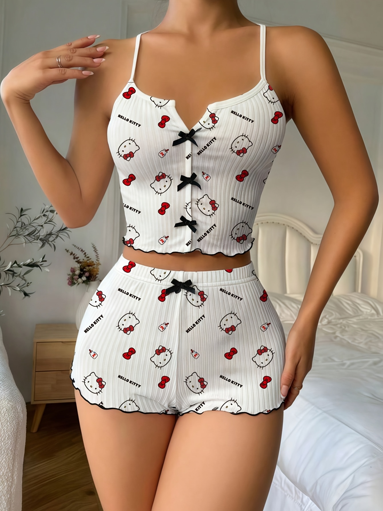 Sanrio Hello Kitty Strik Jarre - Women'S Fashion Tops recensie en prijs