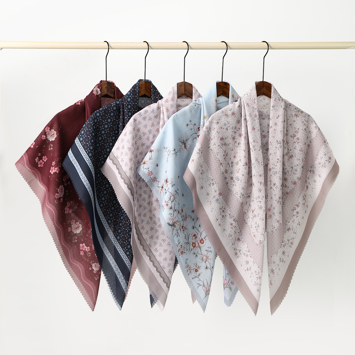 Bloemen Gedrukt Golf Viscose V - Women Fashion Malaysia recensie en prijs